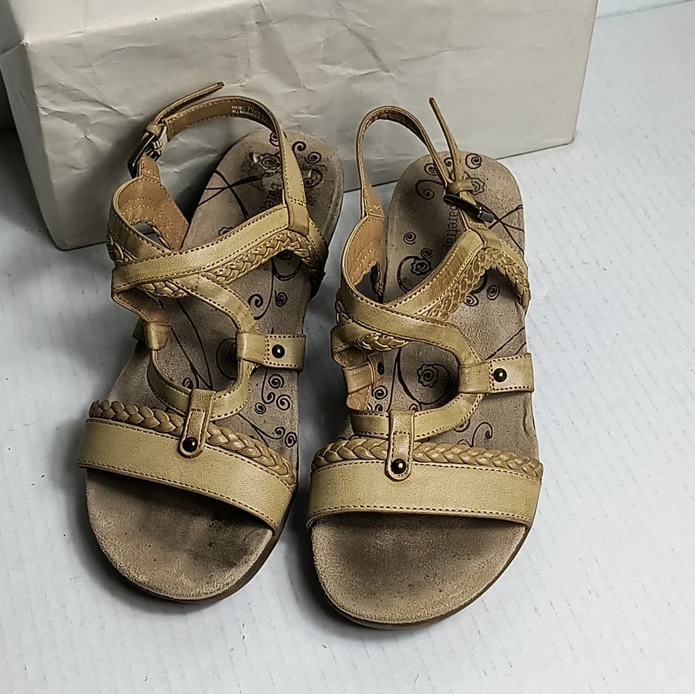 BareTrap Hasel 7.5M Tan Low Wedges Slingback Open Toe Sandals Casual